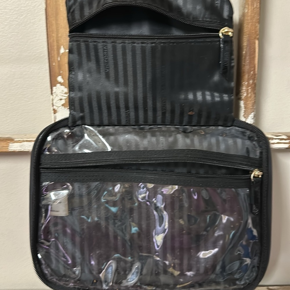 Victoria secret hanging cosmetic bag preowned great condition.Needs a little cl - Picture 6 of 6